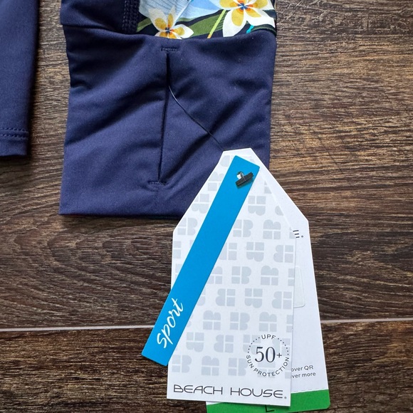 NWT BEACH HOUSE SPORT Swim Shirt Rash Guard L - Picture 8 of 8